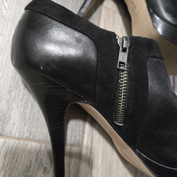 Coach Beatrice low ankle bootie heels,  size 8.5 women's - Picture 7 of 15